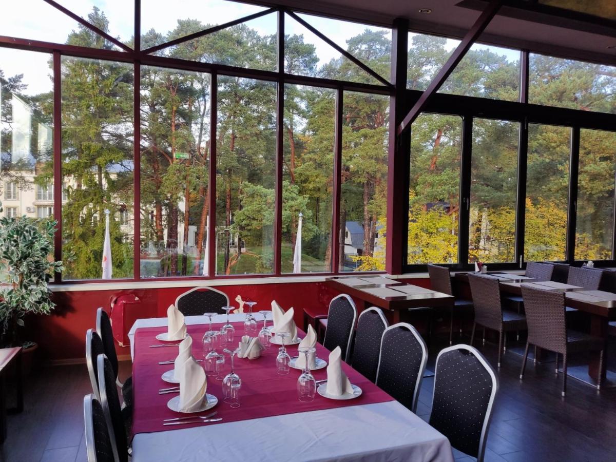 Hotel Yes Нарва-Йиесуу Екстер'єр фото