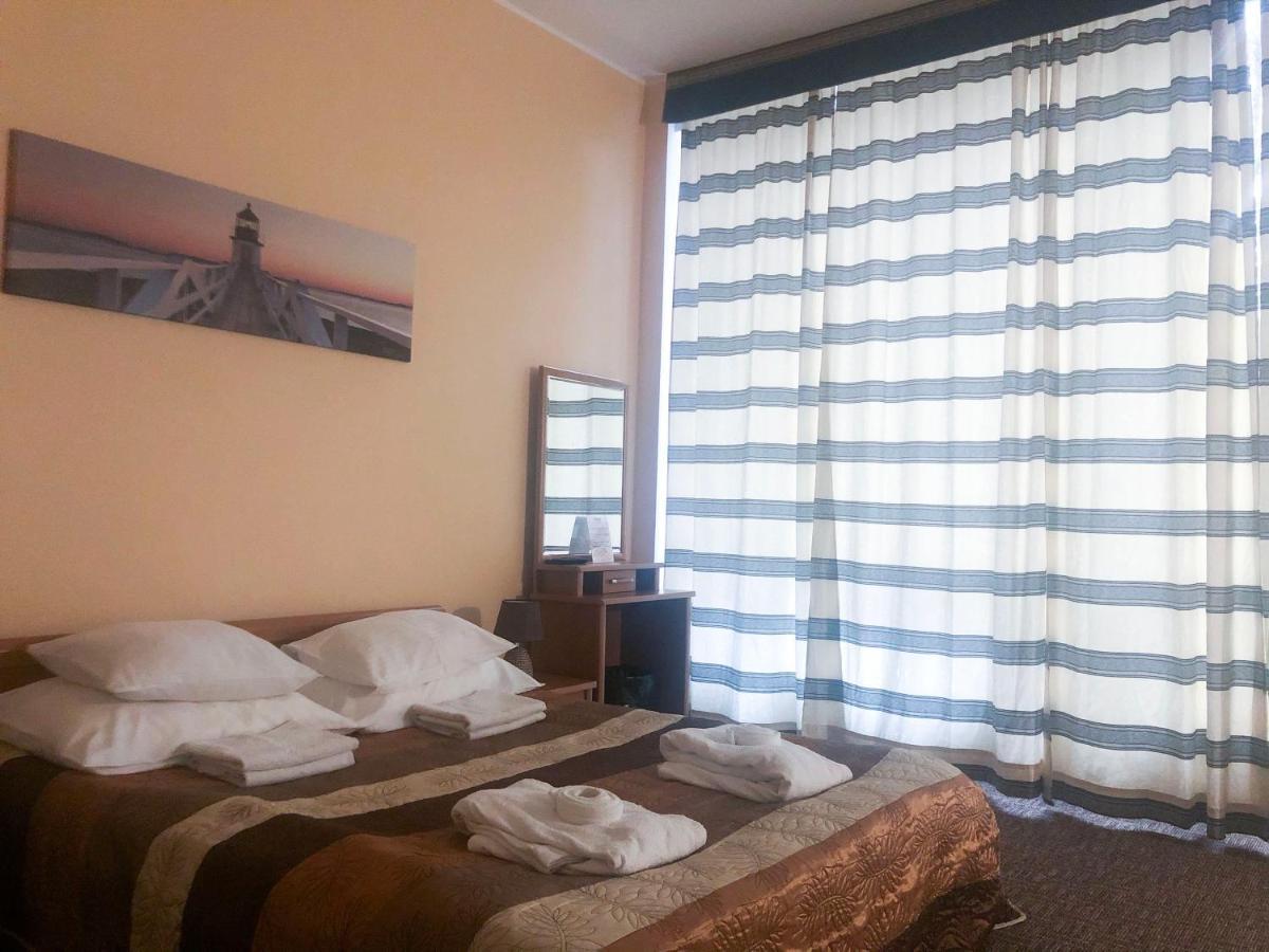 Hotel Yes Нарва-Йиесуу Екстер'єр фото